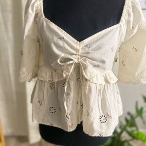 American Eagle Outfitters Cream Floral Blouse